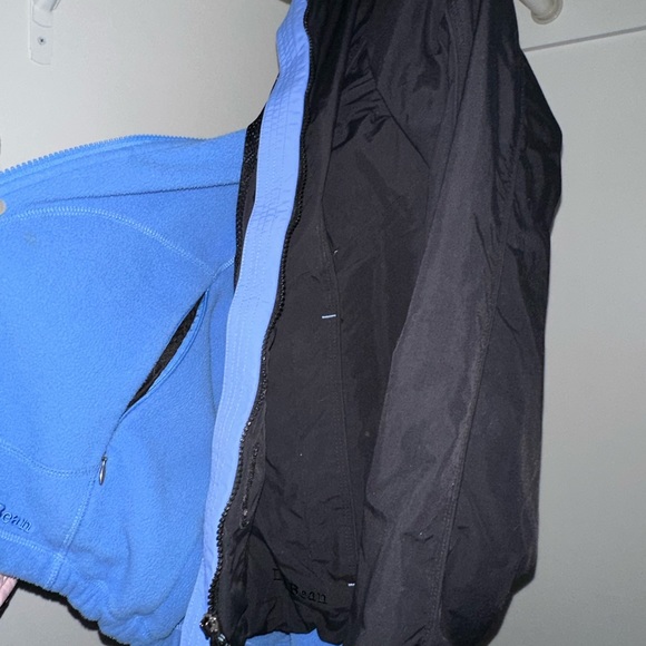 Medium LL Bean Rain Jacket - Picture 3 of 4